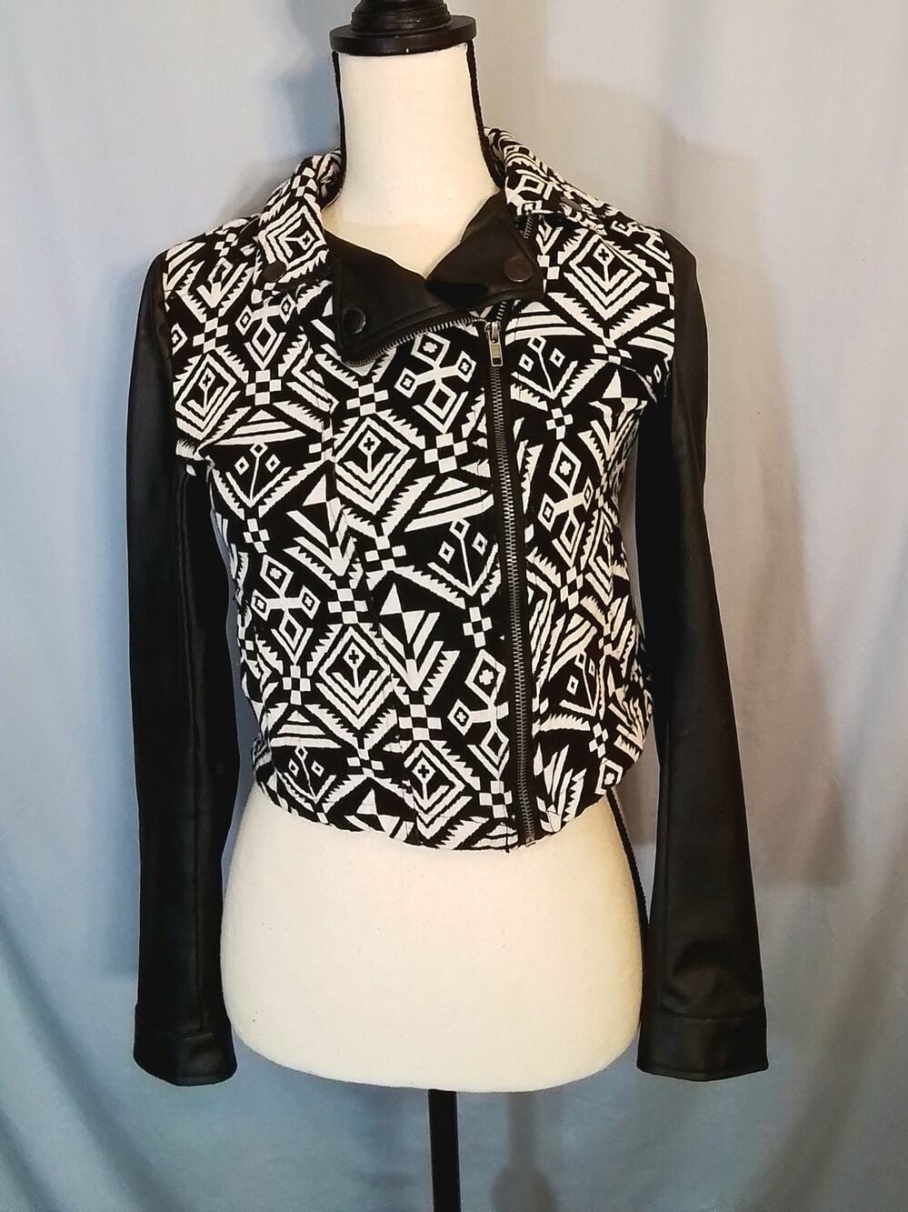Blu Pepper Vintage black and white jacket